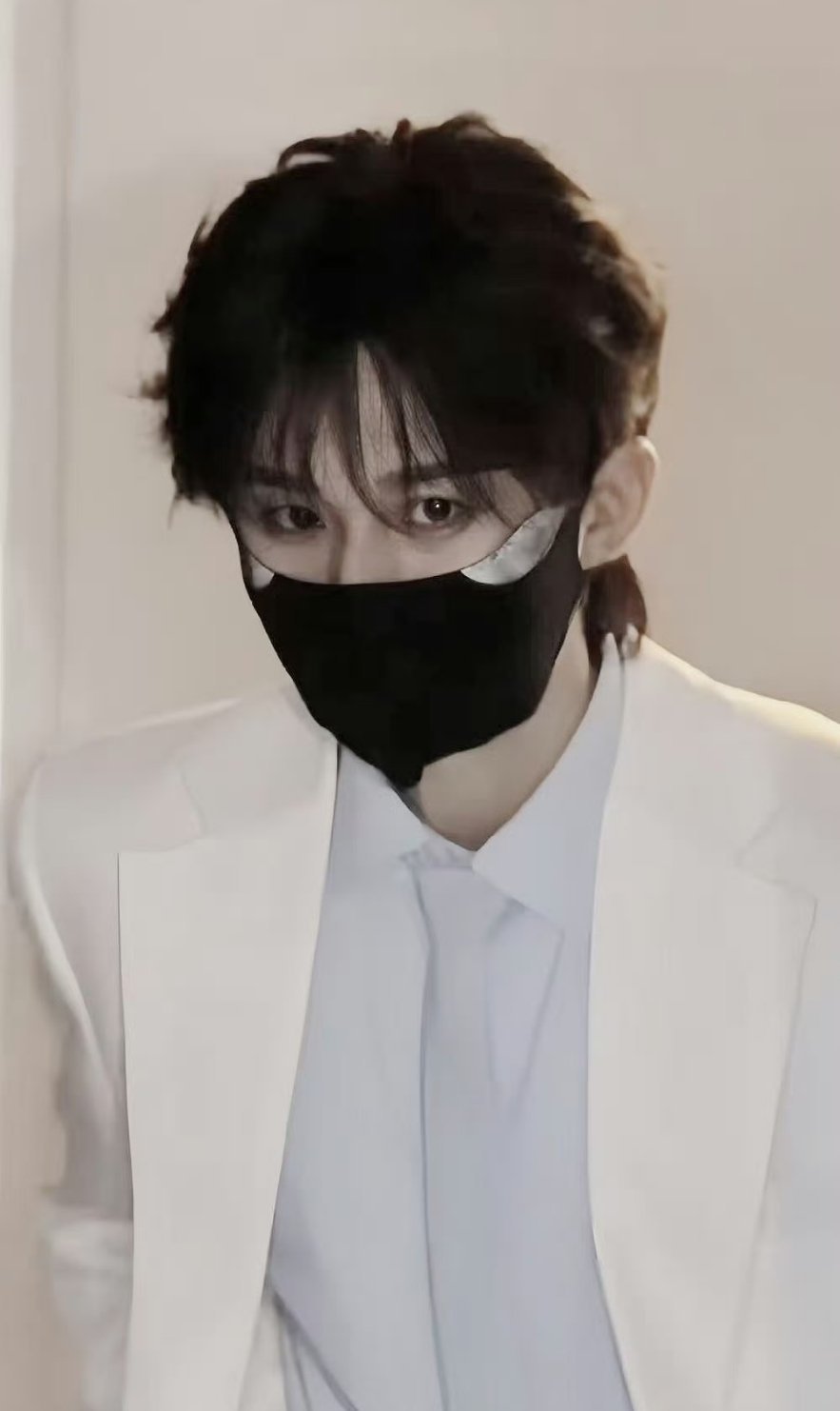 最近看到成毅蛮多消息，且都是好消息，代言加、新作爆、状态好，成毅呈现出的，就是以