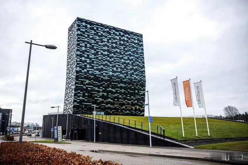 荷兰维持安世半导体原判，中方8字回应，一场两败俱伤的博弈已打响……时隔五个月，荷