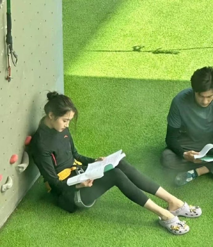 关晓彤的腿能不能分我一点，怎么能这么长！​​​