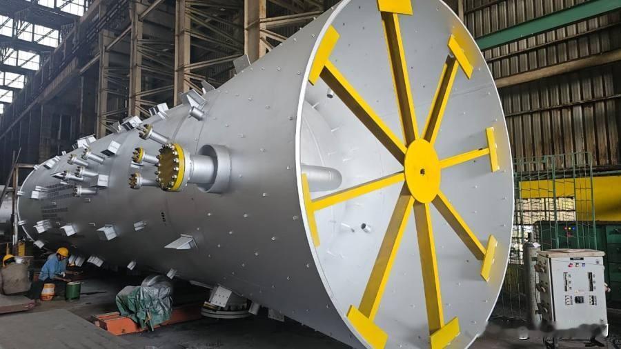 蒙古国印度建设的炼油厂常压蒸馏塔已具备发运条件随后从中国天津港转运蒙通社乌