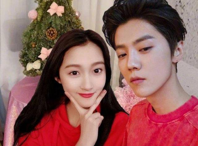 鹿晗关晓彤分手了！鹿鹿晗在演唱会上被粉丝催婚，鹿晗的回答令人猝不及防。鹿晗直接