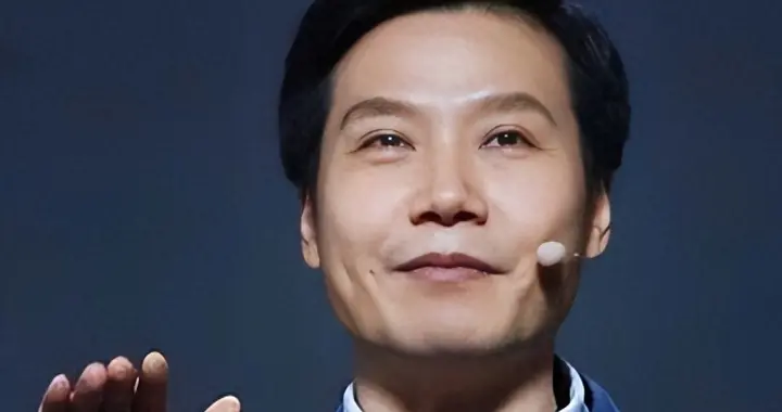 官媒力挺！56岁雷军硬核逆袭，打破马云与亿万富豪的沉默