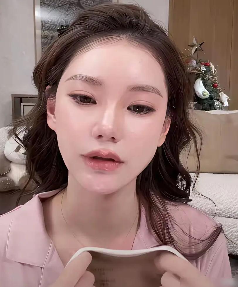 马筱梅以为生个儿子就稳了，谁能想到，张兰一招家族信托，直接把牌桌给掀了。张兰