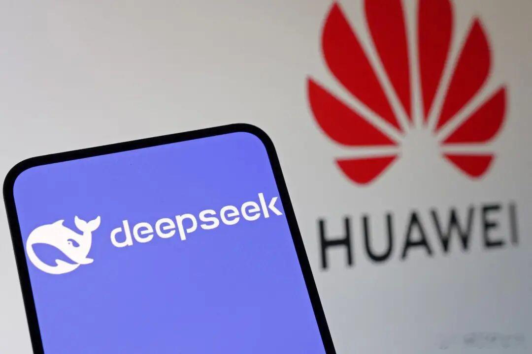 迁移这个说法很误导人，不是把DeepSeek底层代码从英伟达CUDA迁移到，首先