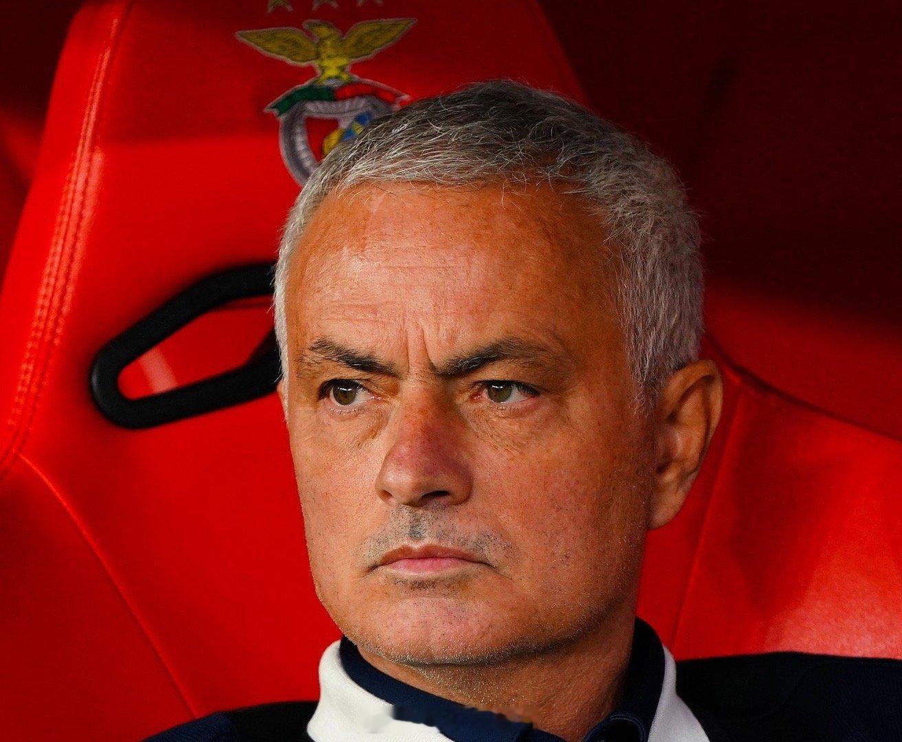 穆里尼奥谈维尼修斯Jr：“当这种事在那么多球场发生，而且总是针对同一个人，那就