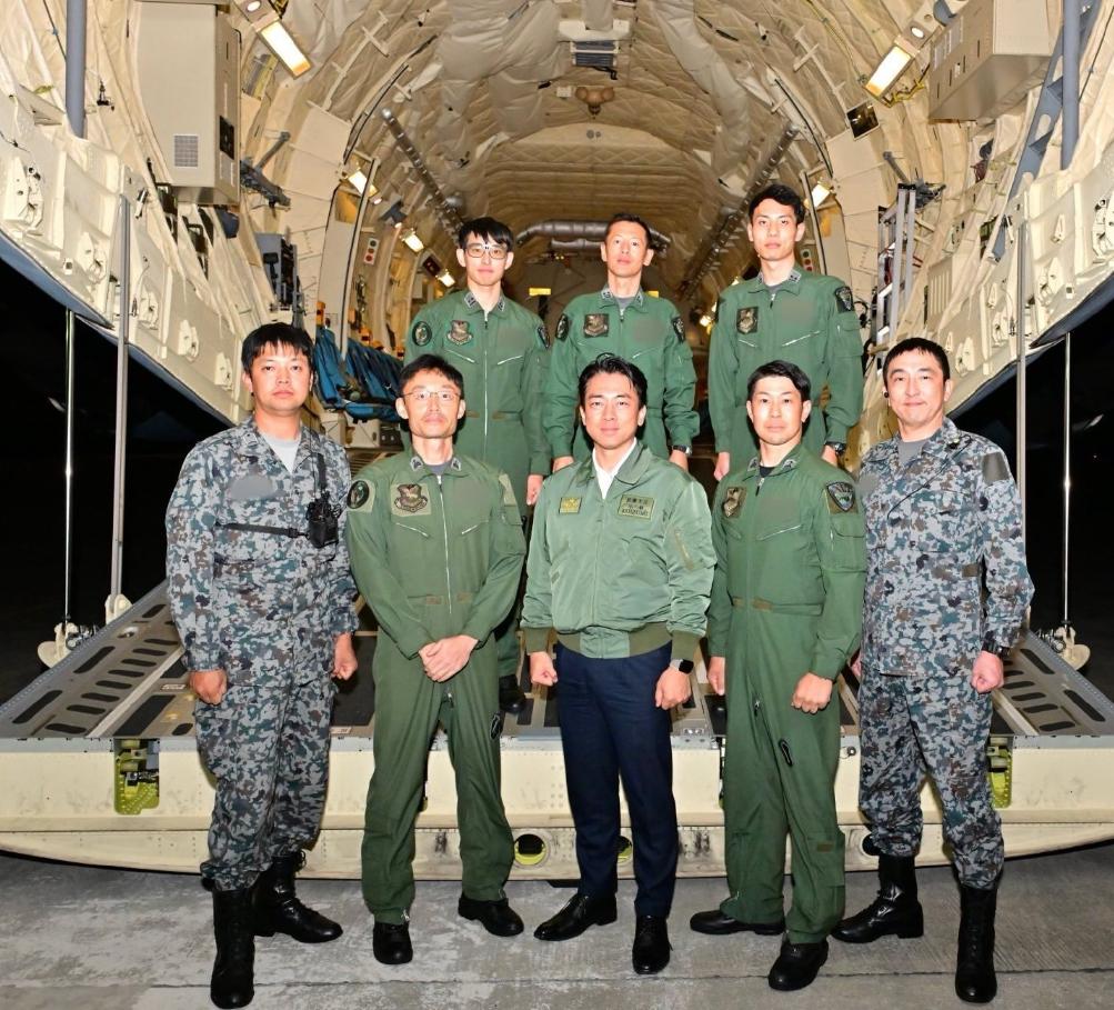 小泉进次郎从未当过兵，但是却当上了防卫大臣？他依靠的是家族力量。他的祖父小泉纯