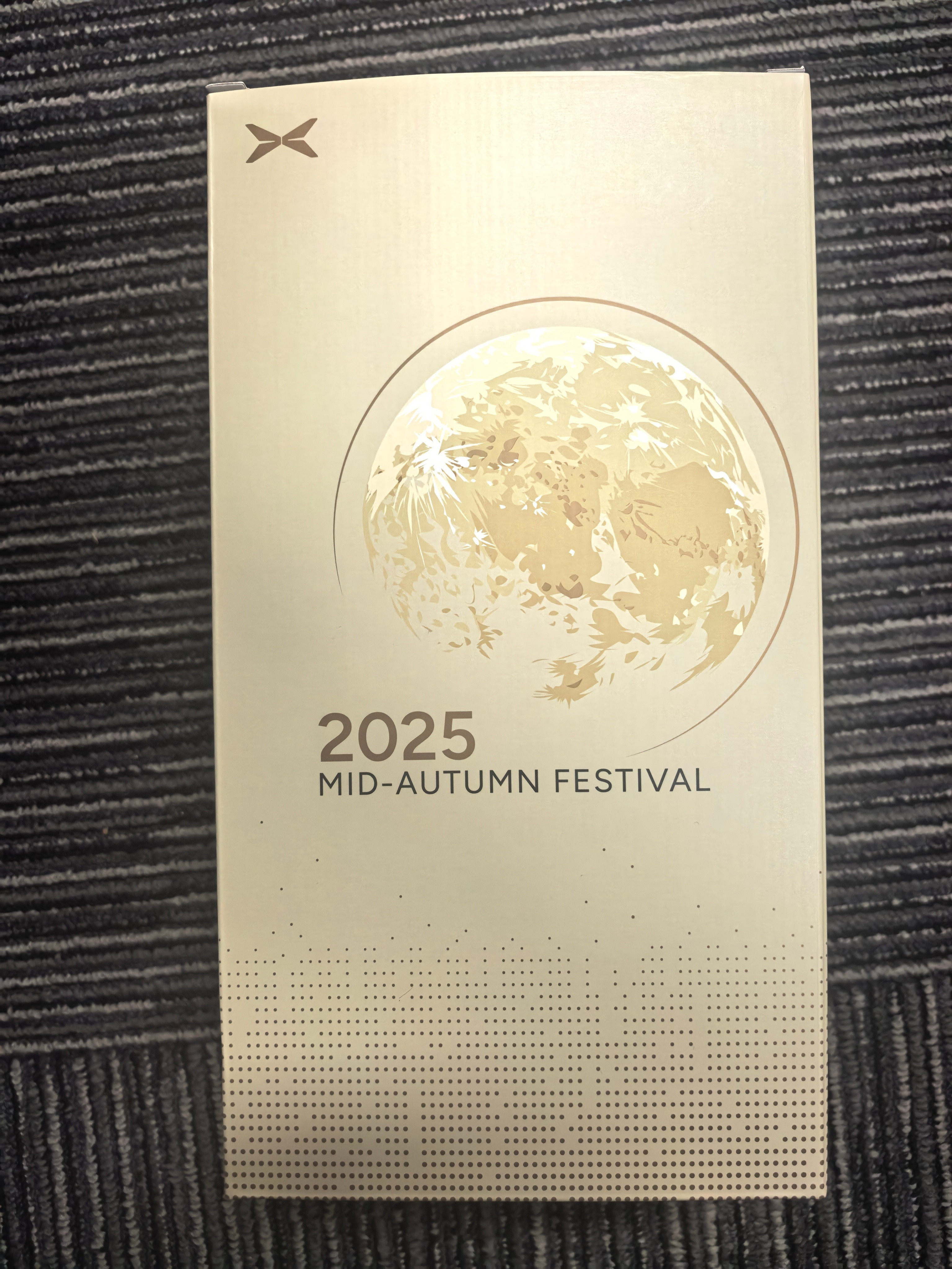 快到假期了，抽送一个中秋礼物，转发就行，28号开奖。​​​​