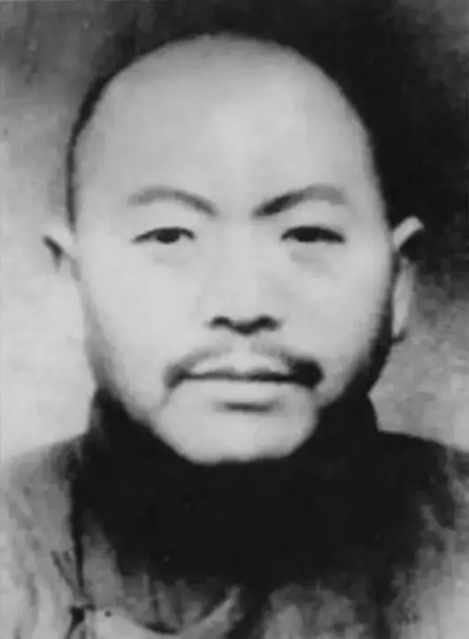 1941年，鬼子抓来20多个姑娘，就在几位姑娘要被糟蹋时，一个汉奸突然说：“太君