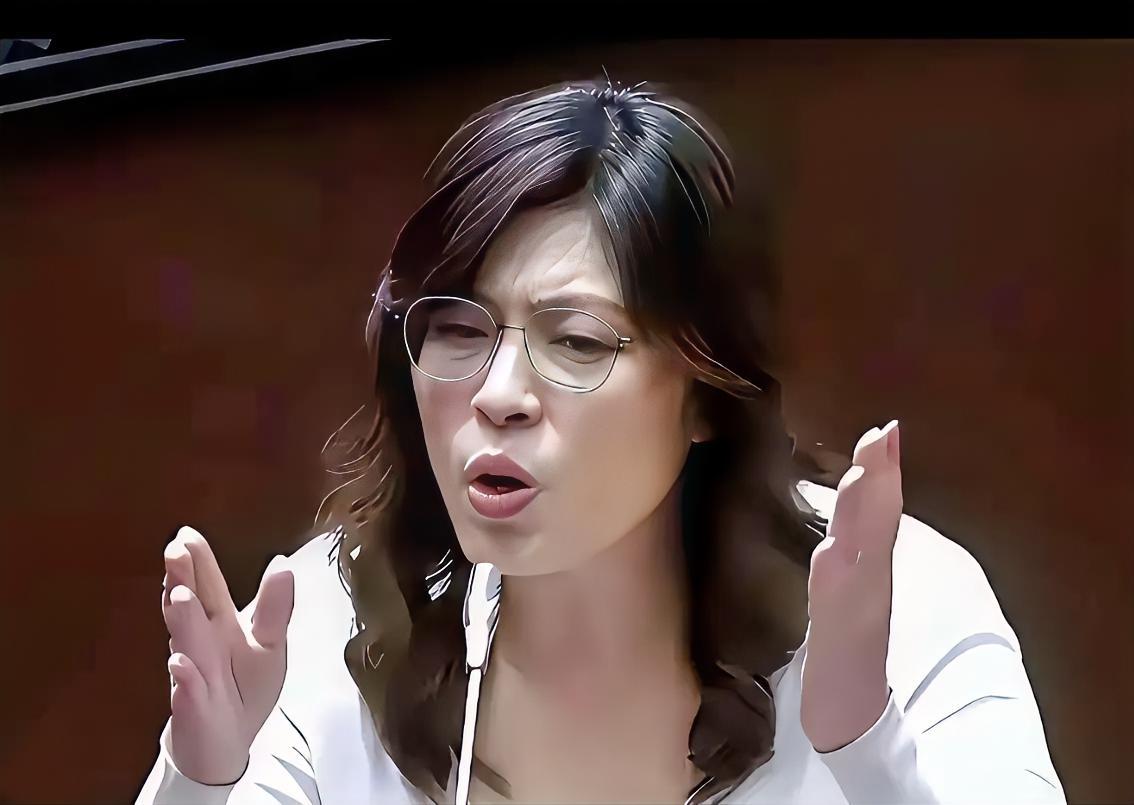 郑丽文近期这些表态，值得严肃推敲。首先，她再次表示必须坚持“九二共识”，反对