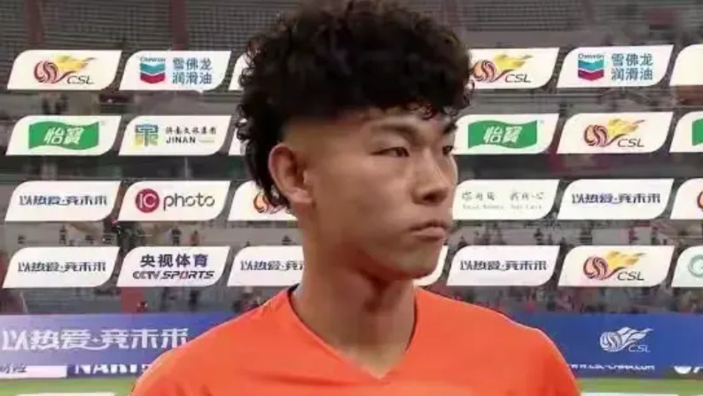 令人不解！河南队已经有李星贤了，何必再租借何小珂呢？这名在西海岸效力半个赛季的U