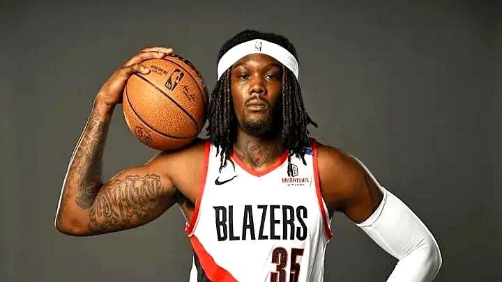 每场只打13分钟，罗威就要被开拓者交易了。开拓者这是铁了心要扶正新人了。队里