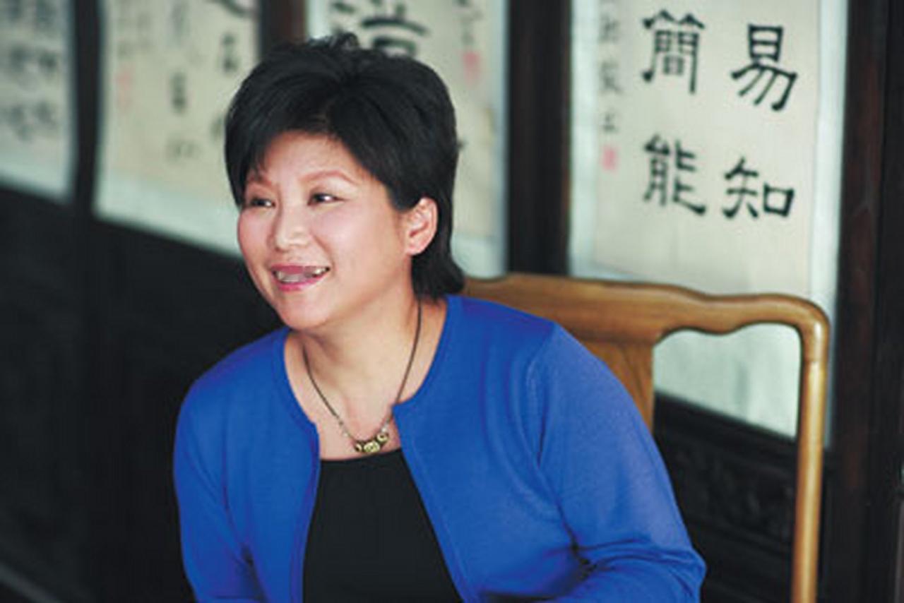 北京医科大学曲黎敏教授毫不犹豫地指出:“一夫一妻制是违背人性的。95%的人结婚后