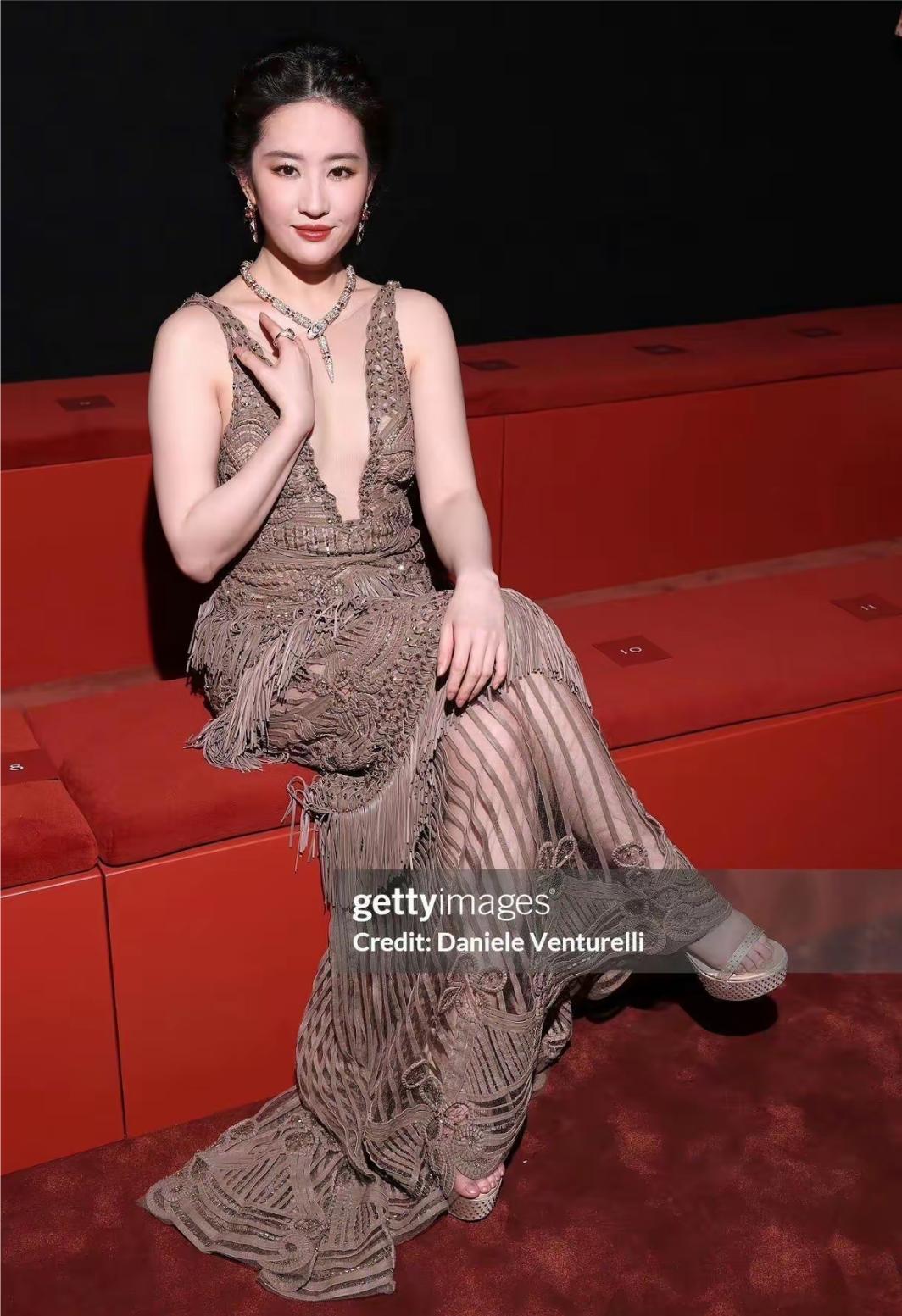 曾经的“神仙姐姐”刘亦菲身材也在发福了。