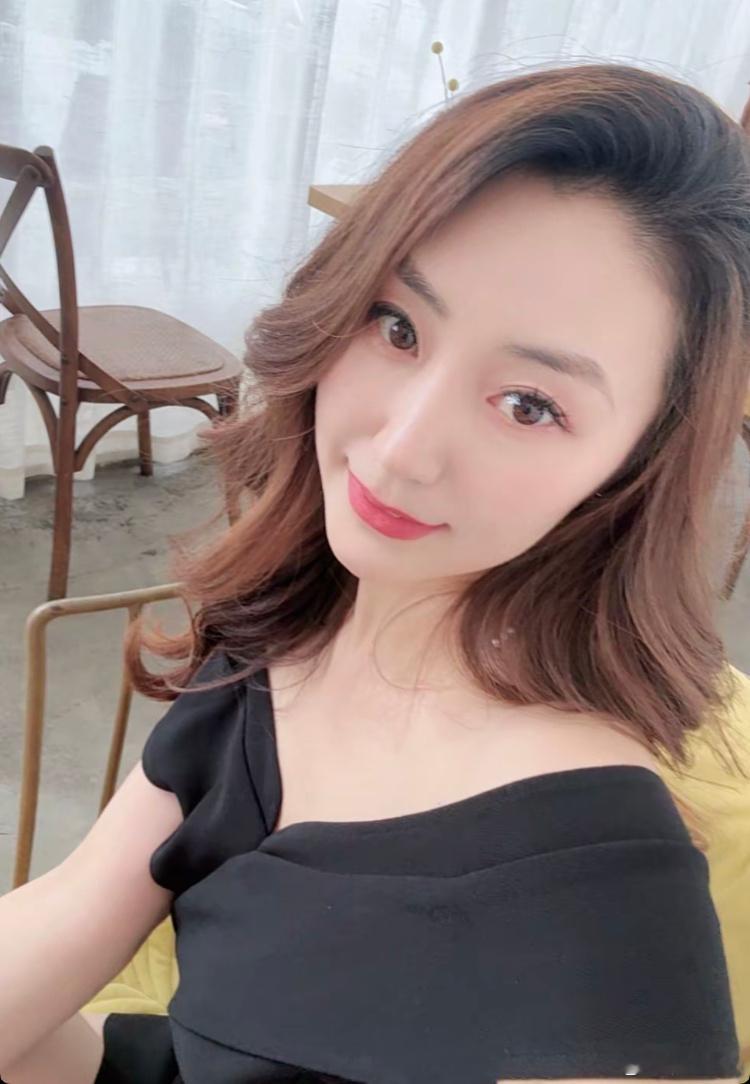 黑丝阿姨么么哒​​​