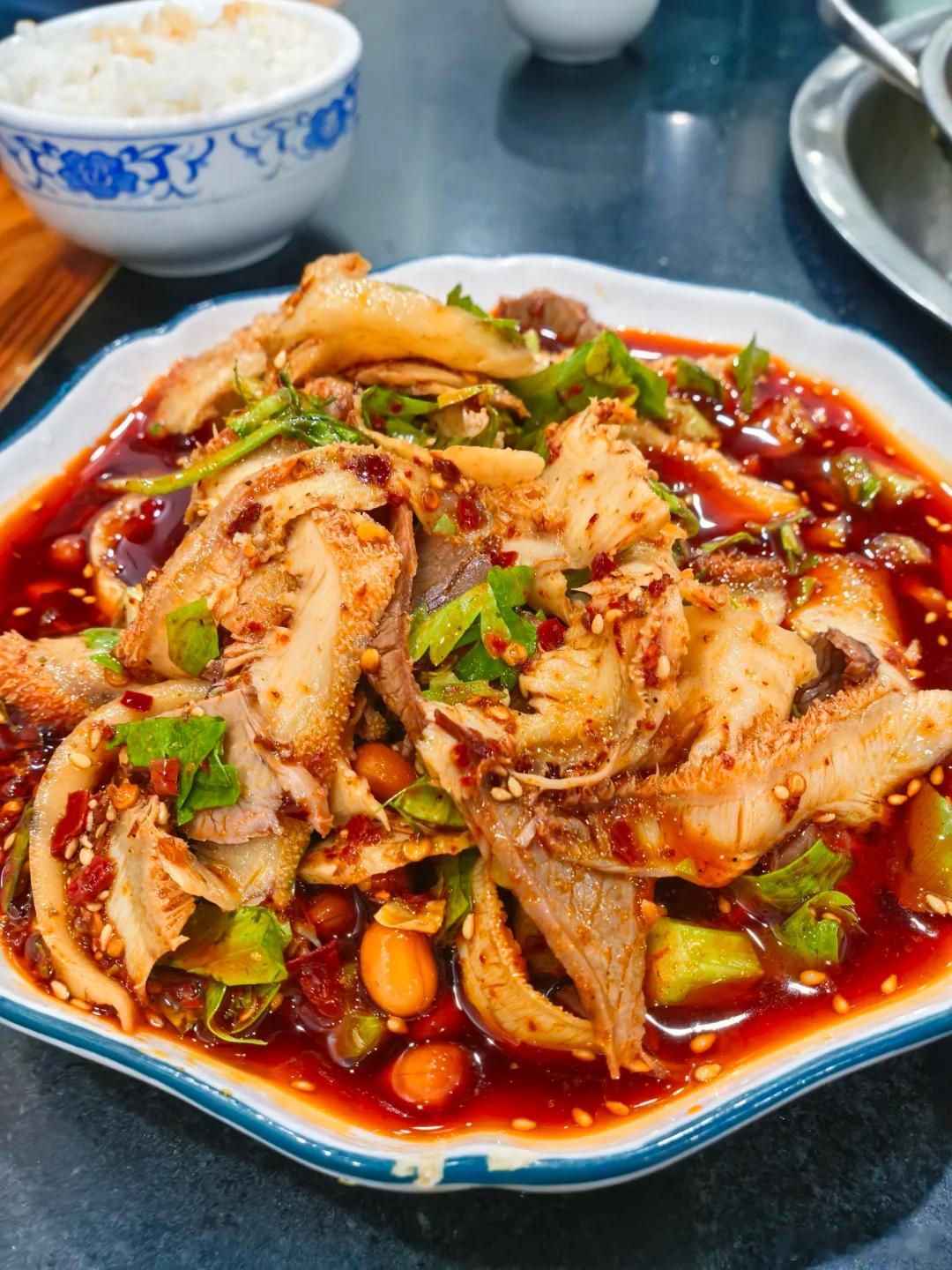 川菜中很受欢迎的夫妻肺片原来是凉拌牛杂？？那为啥叫这个名字勒20世纪30年代，成