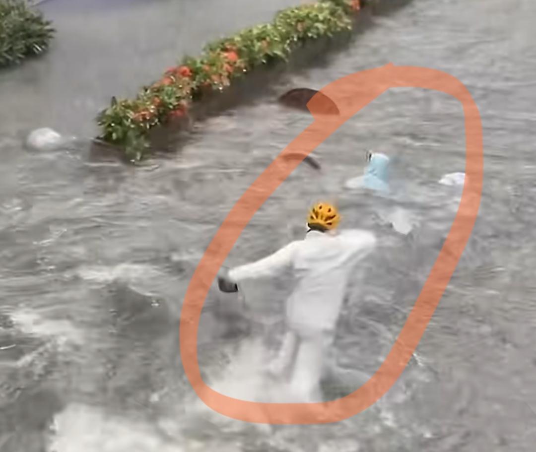 谁也没想到！5月15日14时左右，广州越秀区突降特大暴雨，短短时间内，马路瞬间