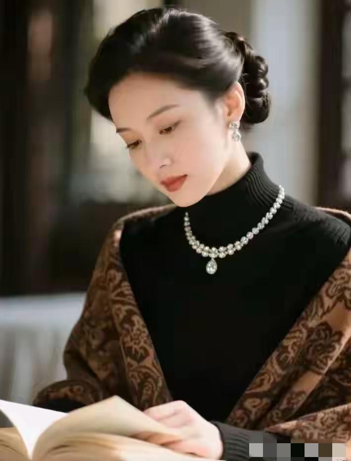 女人晚年去哪才舒坦？不少人觉得要么靠儿子，要么去养老院，可最近有人说，真正的好归