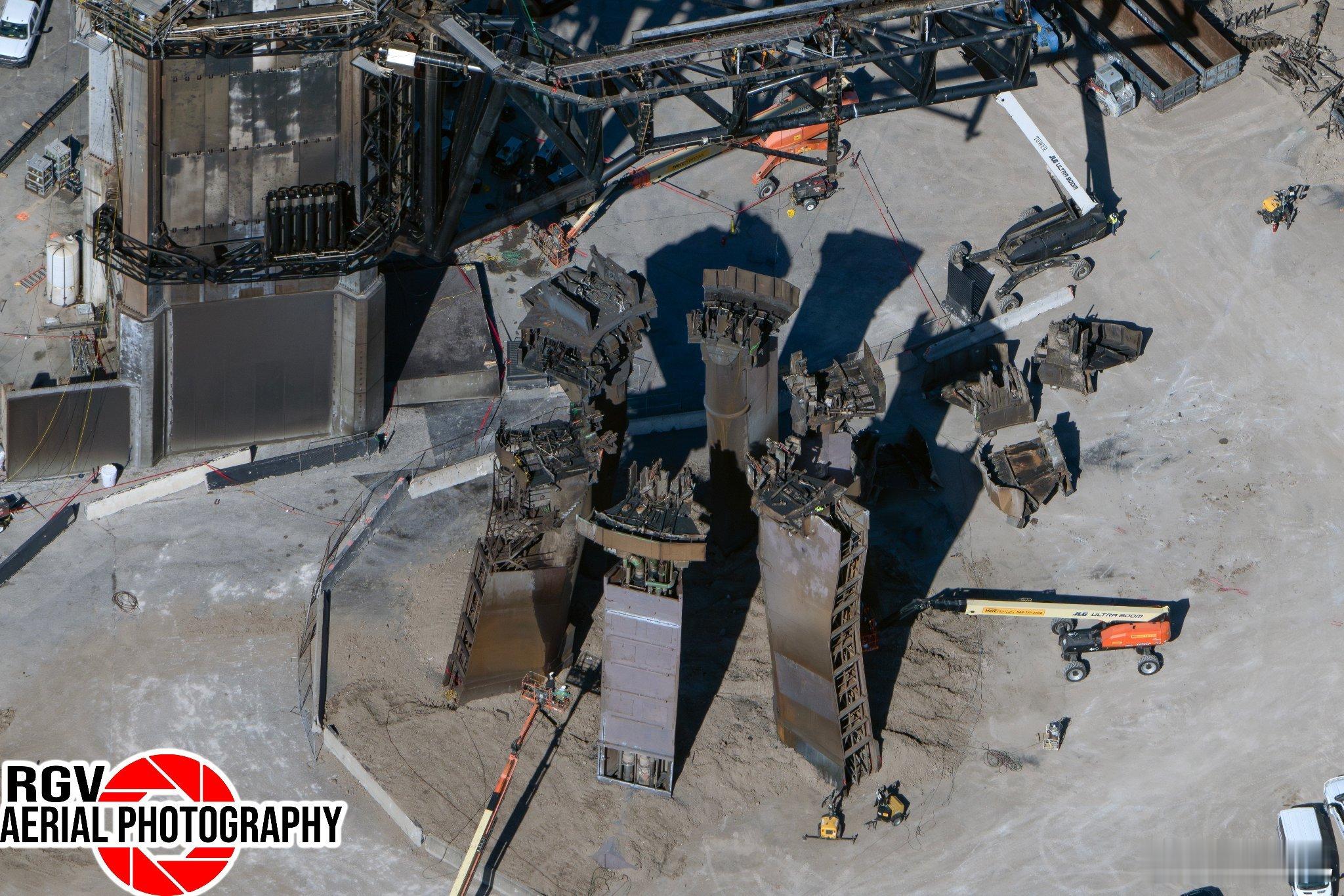 SpaceX星城最新航拍。一号和二号发射台都在紧张施工中。