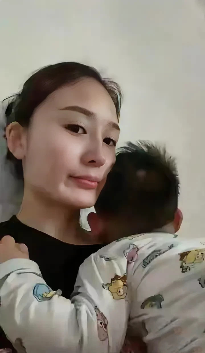 太闹心！山东临沂，有一位女子在网上诉苦，她今年31岁，已经离婚两年，独自带着一个