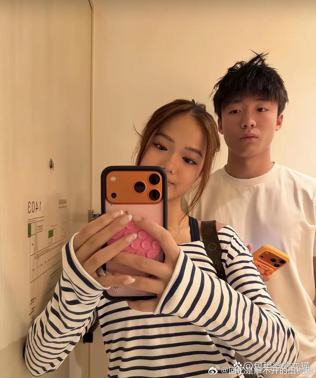 钟丽缇和张伦硕带着二女儿的男朋友一块儿家庭旅行了。最右边那个高高大帅的男孩，就是Jaden的男朋友，