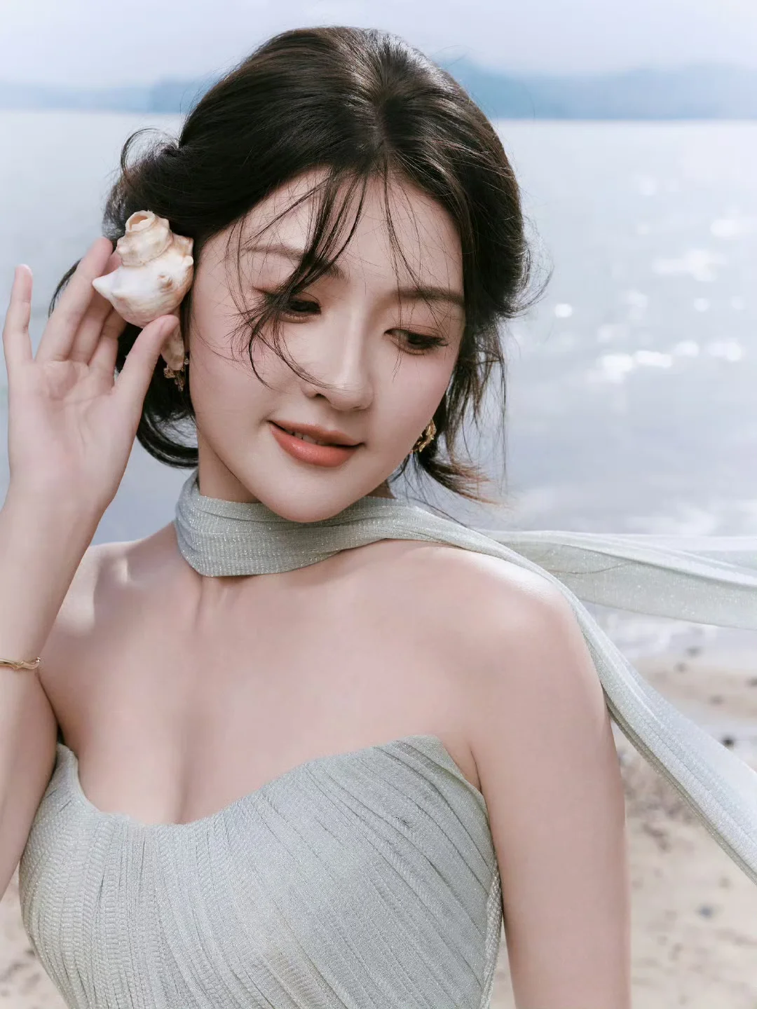 梁洁长春电影节妆造好美呀～