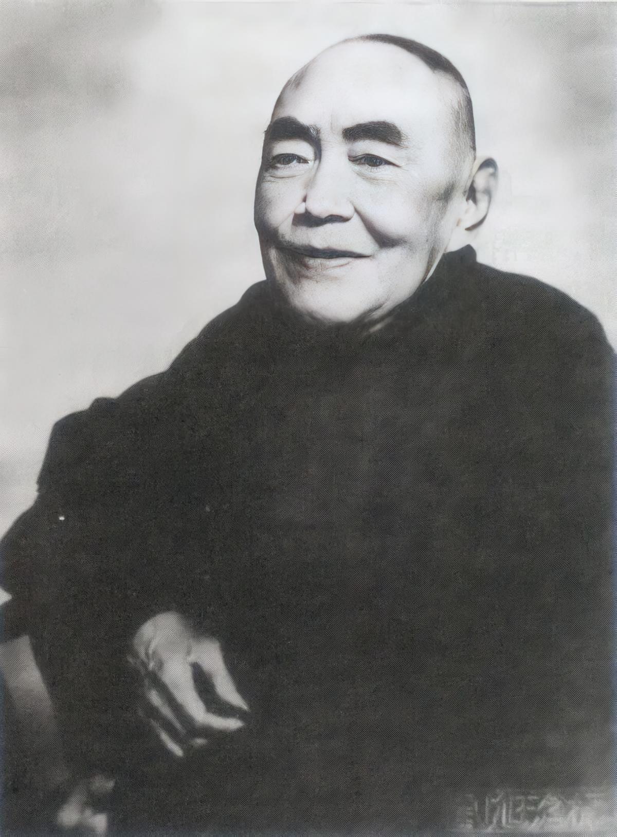 庞氏家族不是傻子，也不是圣人。他们当年捐出那137件宝贝，是实打实的信任，觉得