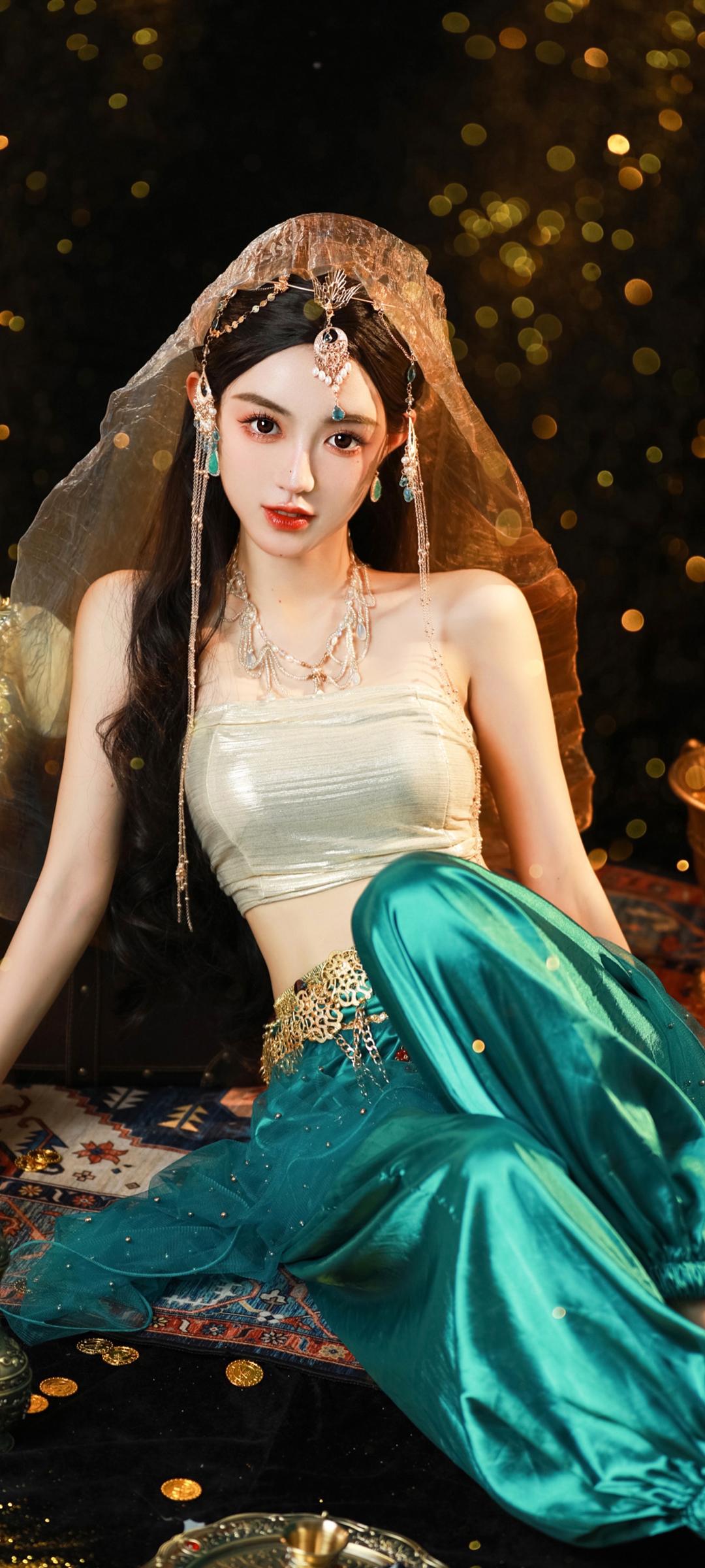 晚饭后，王大妈洗完澡忘了穿内裤，穿一白色连衣裙去跳广场舞。那天的广场舞格外热闹