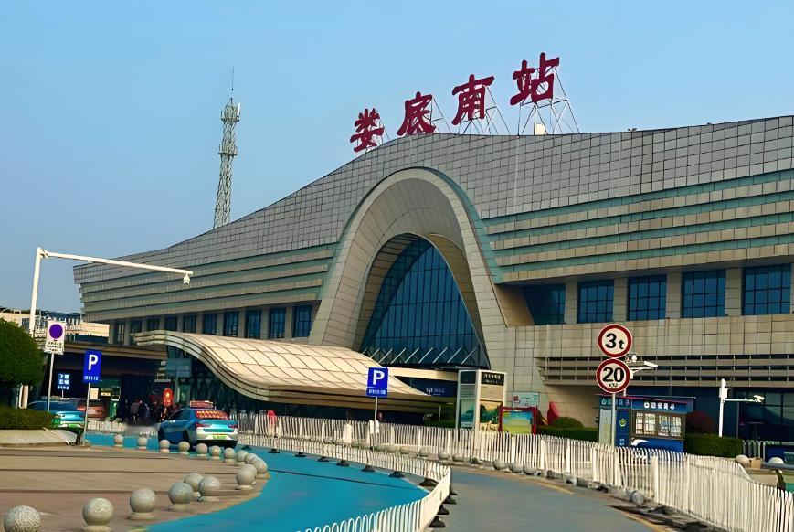 湖南“十五五”期间一口气要开四条350公里高铁，总投资超千亿。但我认为，高铁不是