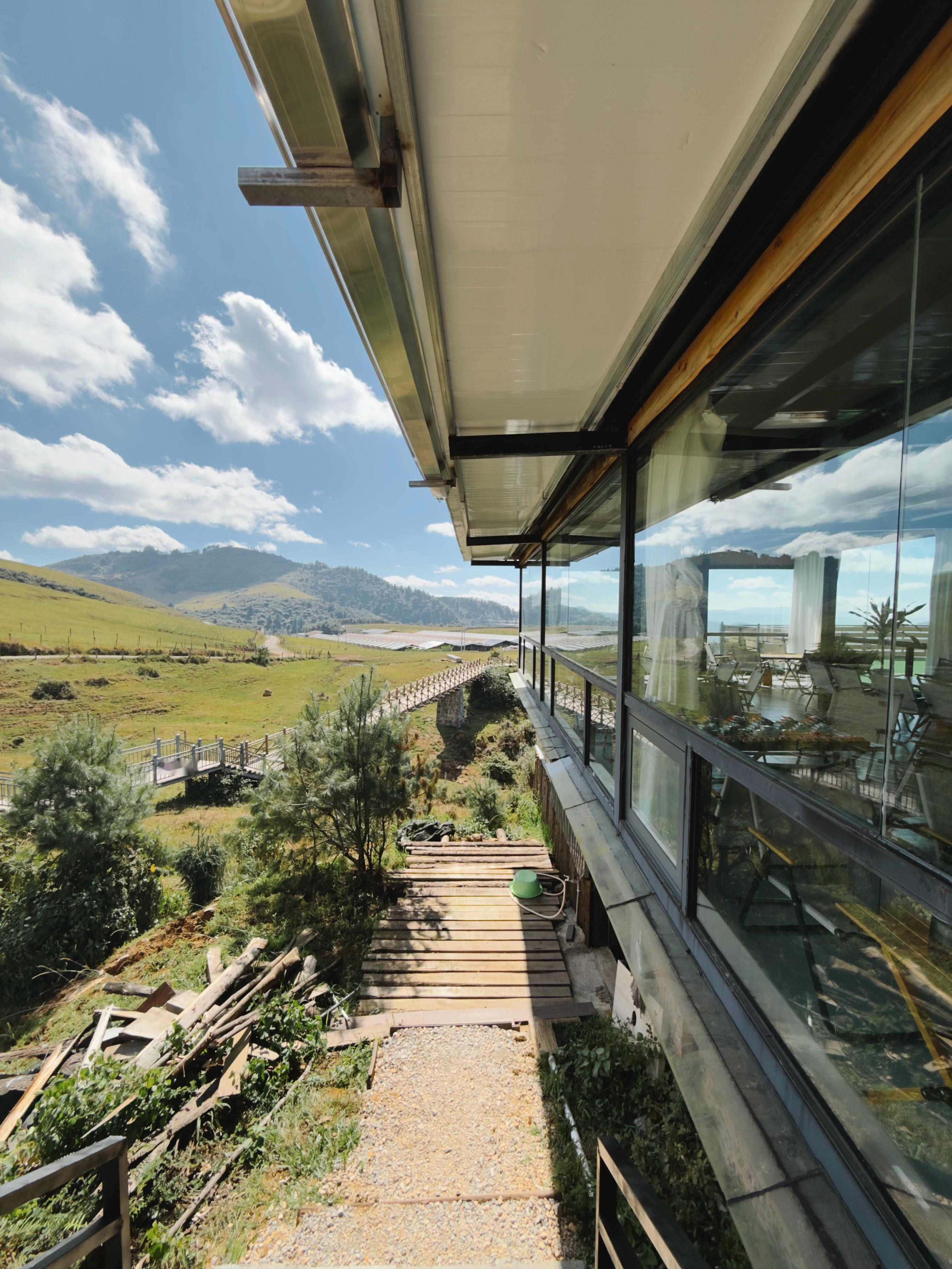 很想发今天拍摄车的照片，我挺喜欢的可惜还在保密阶段