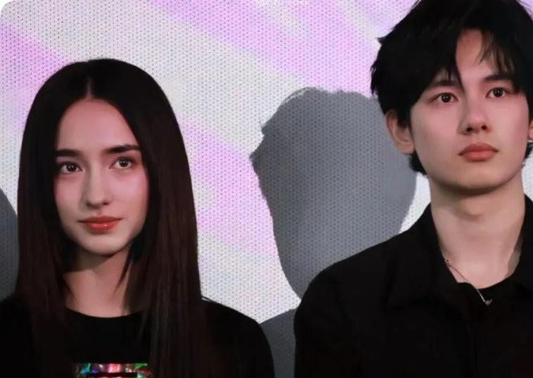 从银幕搭档传到私下看房同居，胡先煦和李宛妲这步调走得比不少中年夫妻还要扎实。当年合作《异人之下》，戏