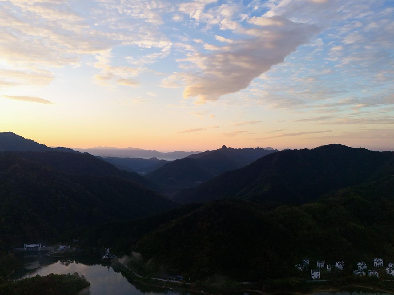 孩子这次数学考了148分，150分的试卷本来可以考满分的，但是因为表述有问题，所