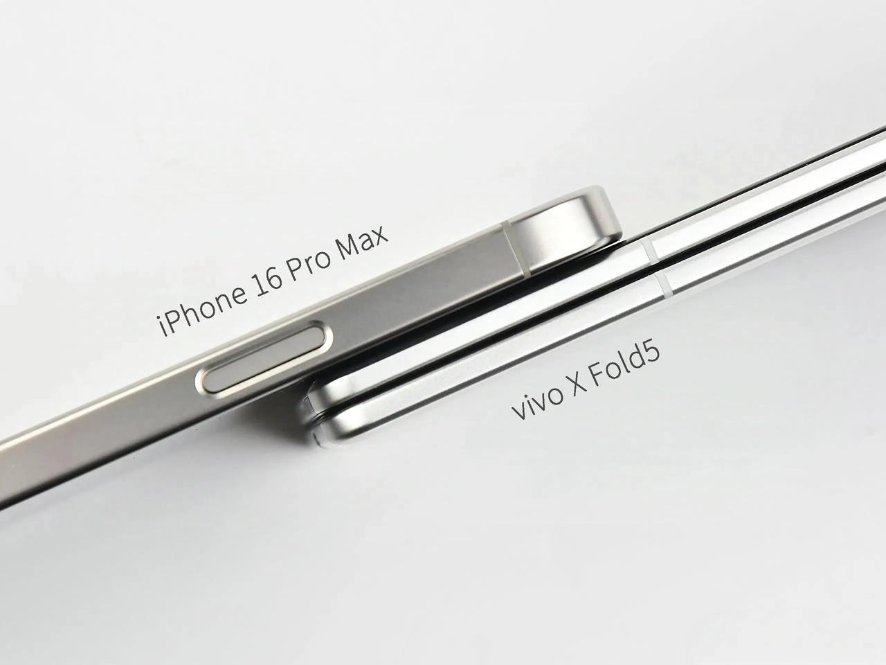 vivo产品经理韩伯啸再晒出vivoXFold5与iPhone16Pro