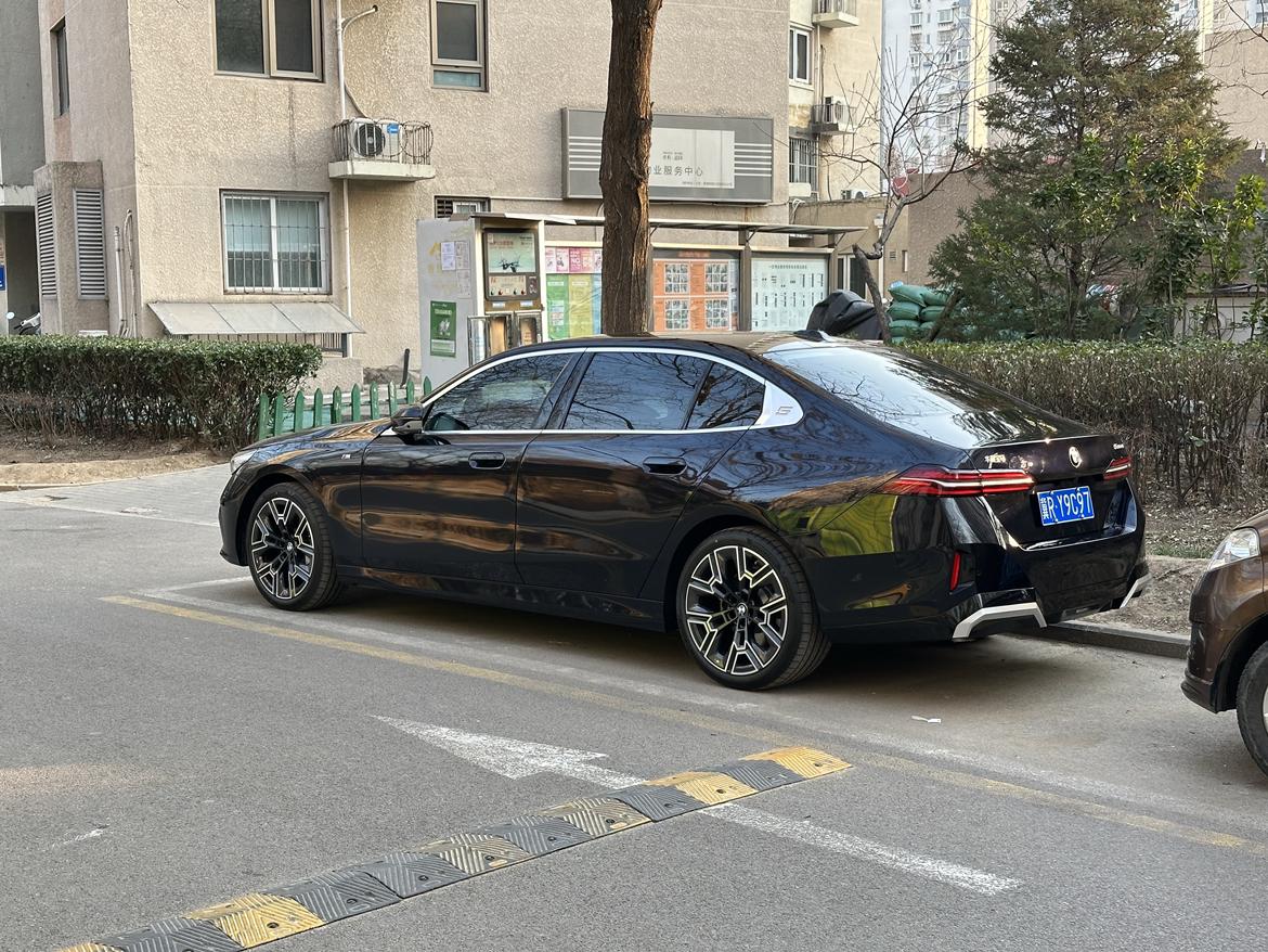 我的宝马24款530Li尊享型有不少隐藏功能