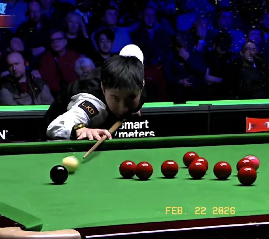 这准度没治了！赵心童82-0拿下第6局，再度将比分扳平3-3。杆杆中远台进攻