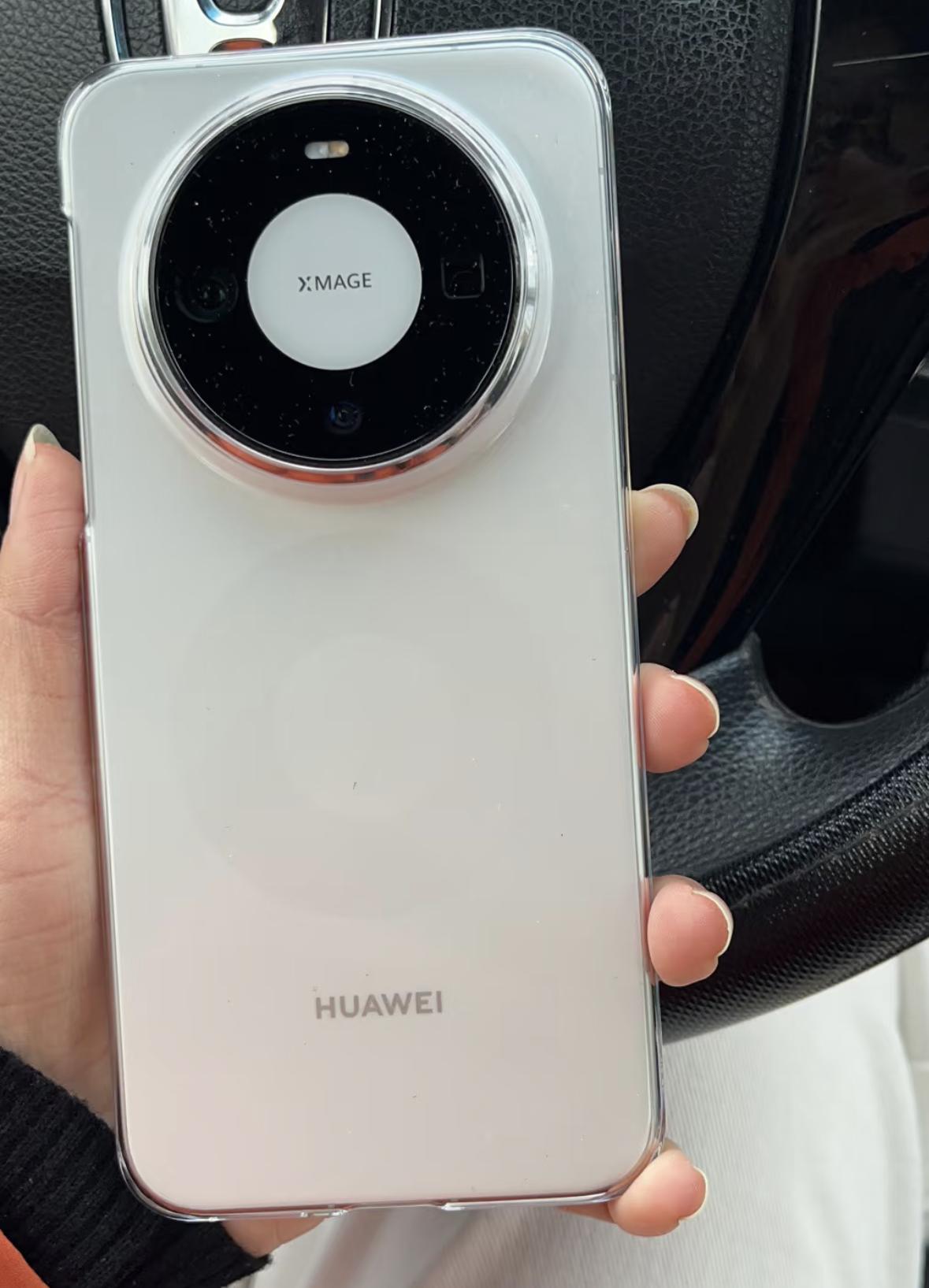 姐妹们，忍住啊，华为这一招也太“狠”了，新款mate80的价格竟然比老