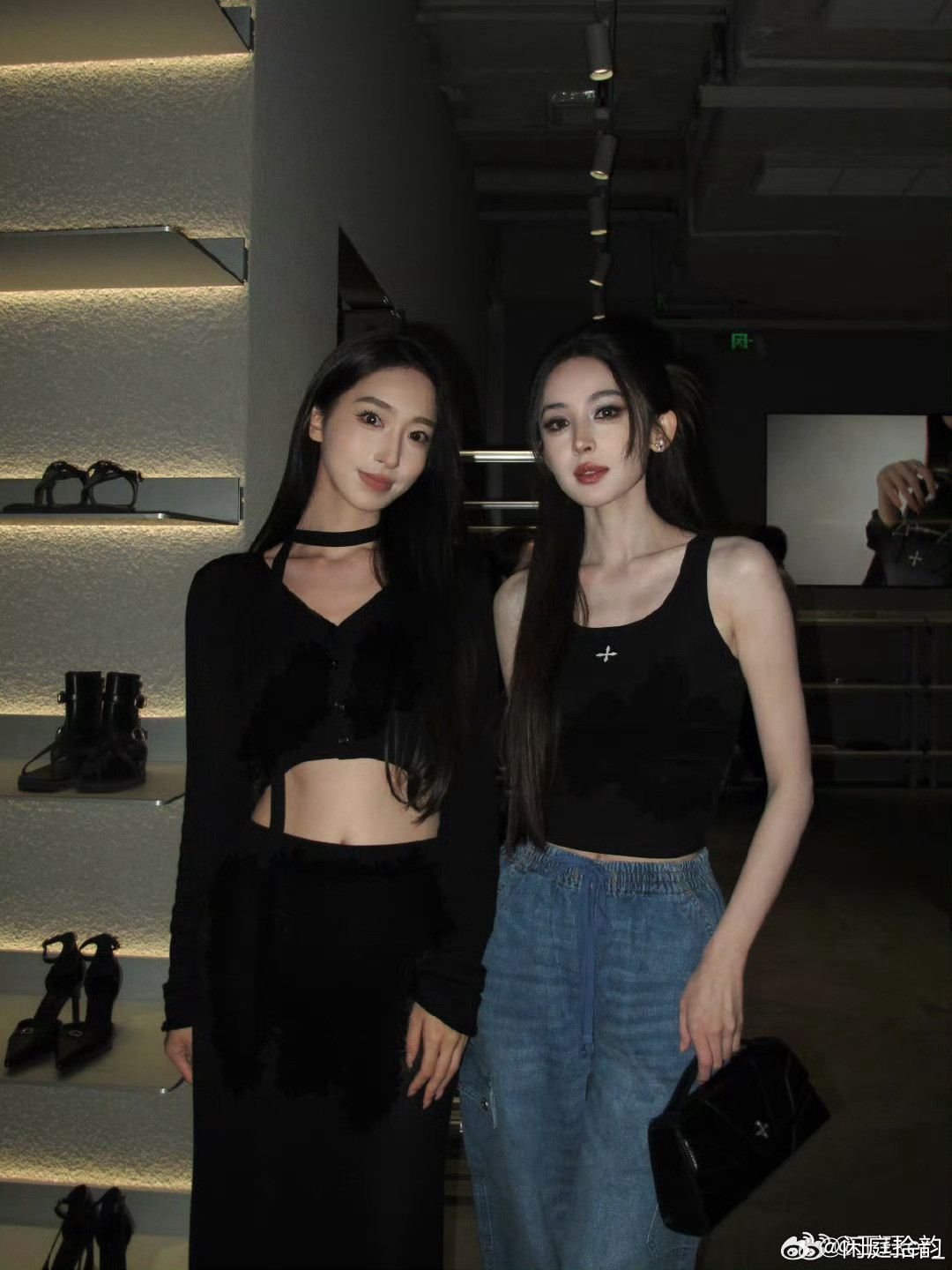 娜扎搂着我的腰和我合照娜扎真的对粉丝特别亲近没有架子！姐妹要爱上娜扎一辈子了吧