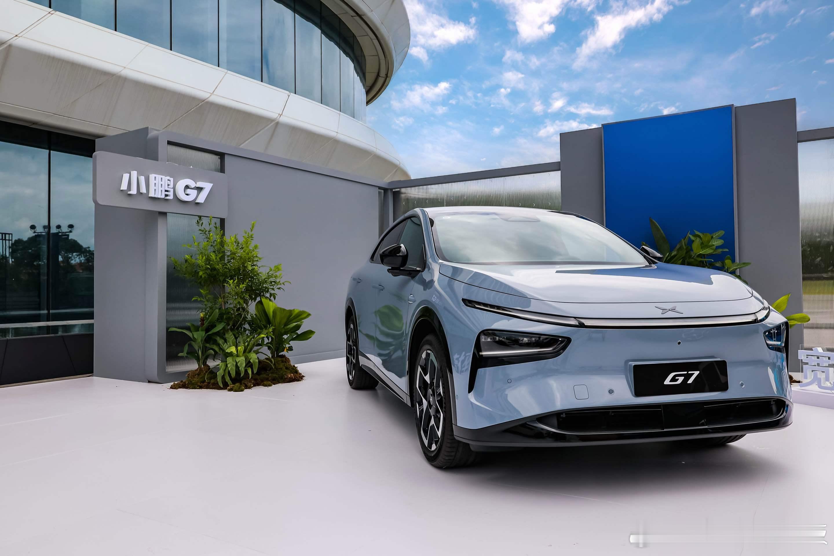 小鹏G7到底值不值25万？答案是超值！标配702km续航告别里程焦虑，跨城自驾说