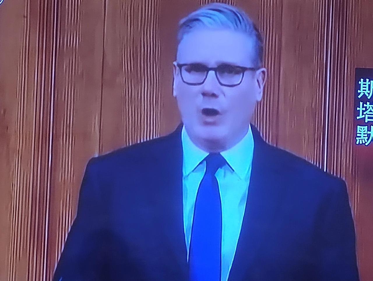 英国首相斯塔默遇麻烦，反对党保守党要求对他调查。4月27日，英国议会下院议长霍