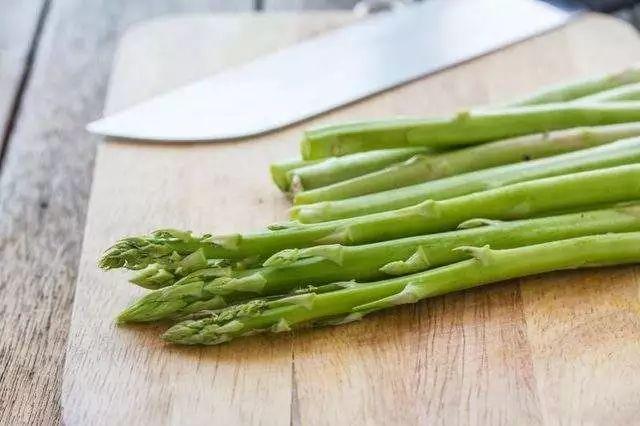 8个月宝宝营养辅食, 超级简单的芦笋土豆泥, 新手妈妈一学就好