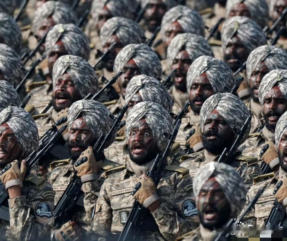 眼珠子瞪出来了！？[捂脸哭]这是印度刚刚举行阅兵时的一幕，被路透社记者抓拍到了！