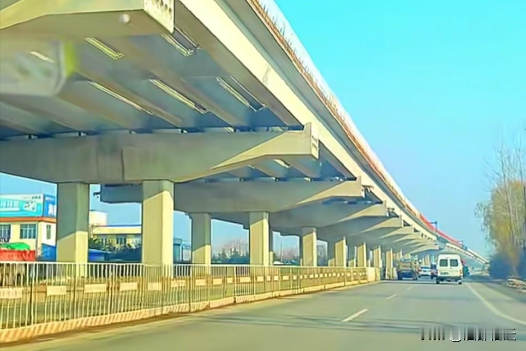 连云港终于要挥别没有快速路的过往啦！此前，它可是江苏唯一没有快速路的城市，出行效