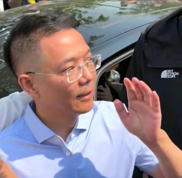对于今天的判决结果，李律不满意！打断三根肋骨，判了一年九个月，真是太轻了！