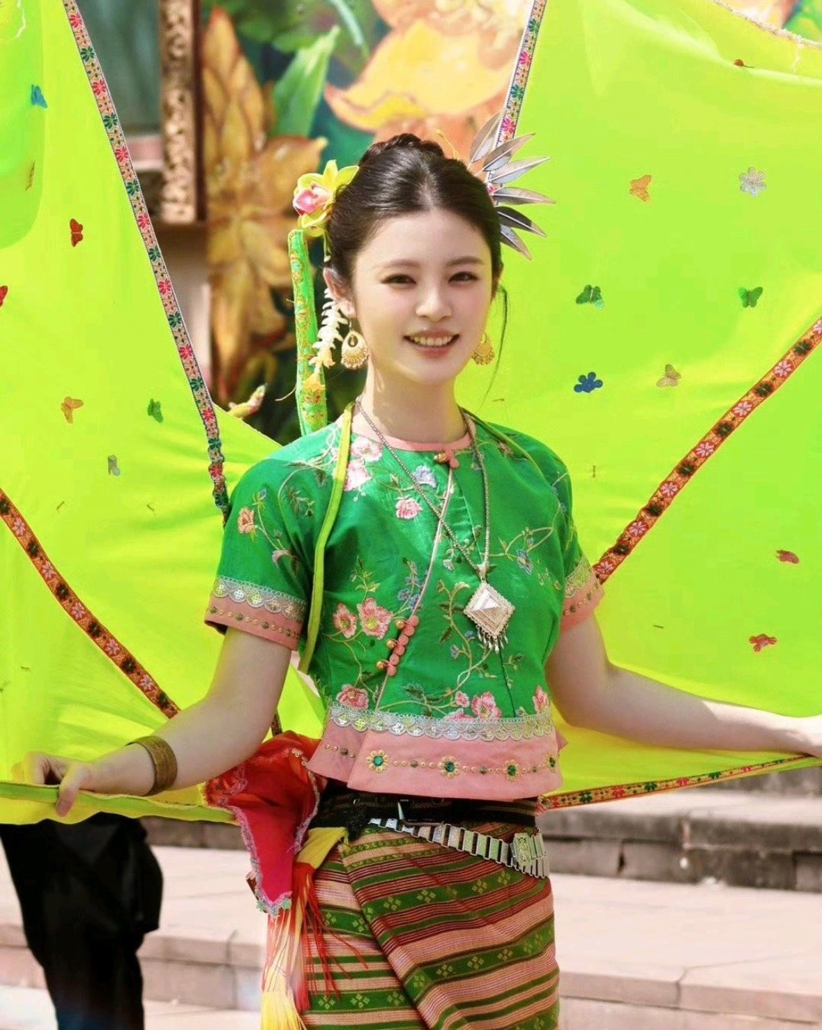 原来这就是生图和精修的区别啊