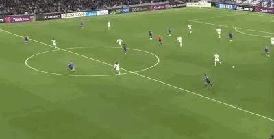 这个射门能看出来，现在路易斯被过度消耗之后又重伤过的身体，已经完全没办法在扭过来