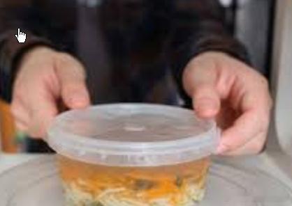 微波炉这样热菜“微塑料”飙升125倍，导致腹泻、腹痛甚至直肠出血。你是否有这样