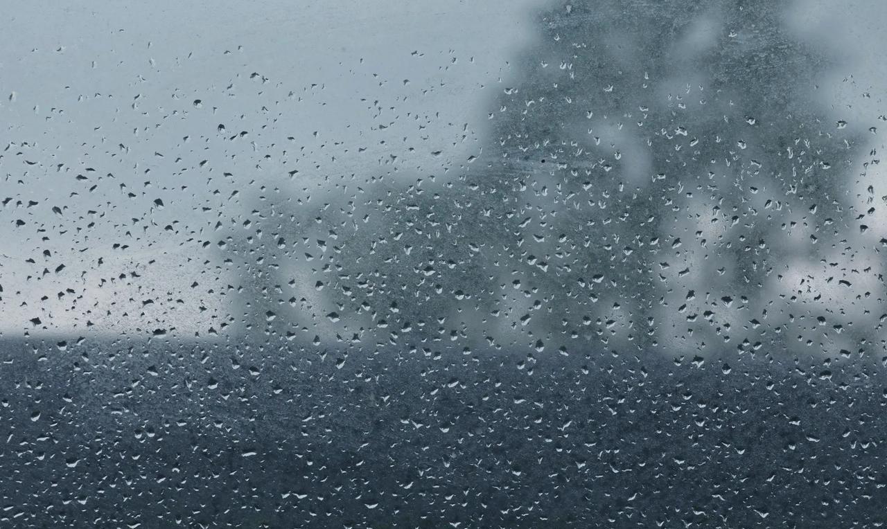 太狠了！暴雨如注！6月15日，受西风槽和台风残涡共同影响，浙江湖州迎来一场来势汹