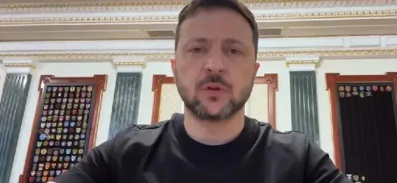 俄罗斯最近在谈判桌上甩出了一份停战条件清单，内容挺硬的。核心就是几条：乌克兰军队