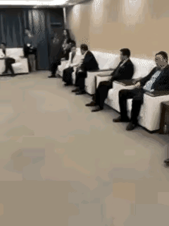 难怪权力这个东西，这么让人上瘾。