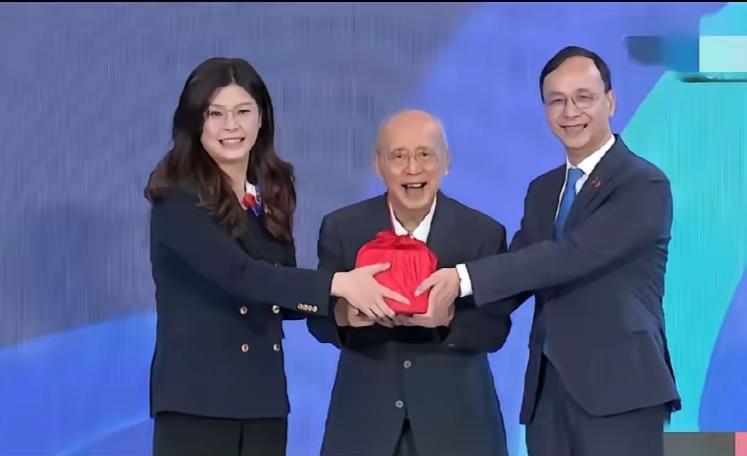 刚刚！接过"红色印信″，国民党进入郑丽文时代！今日国民党全代会