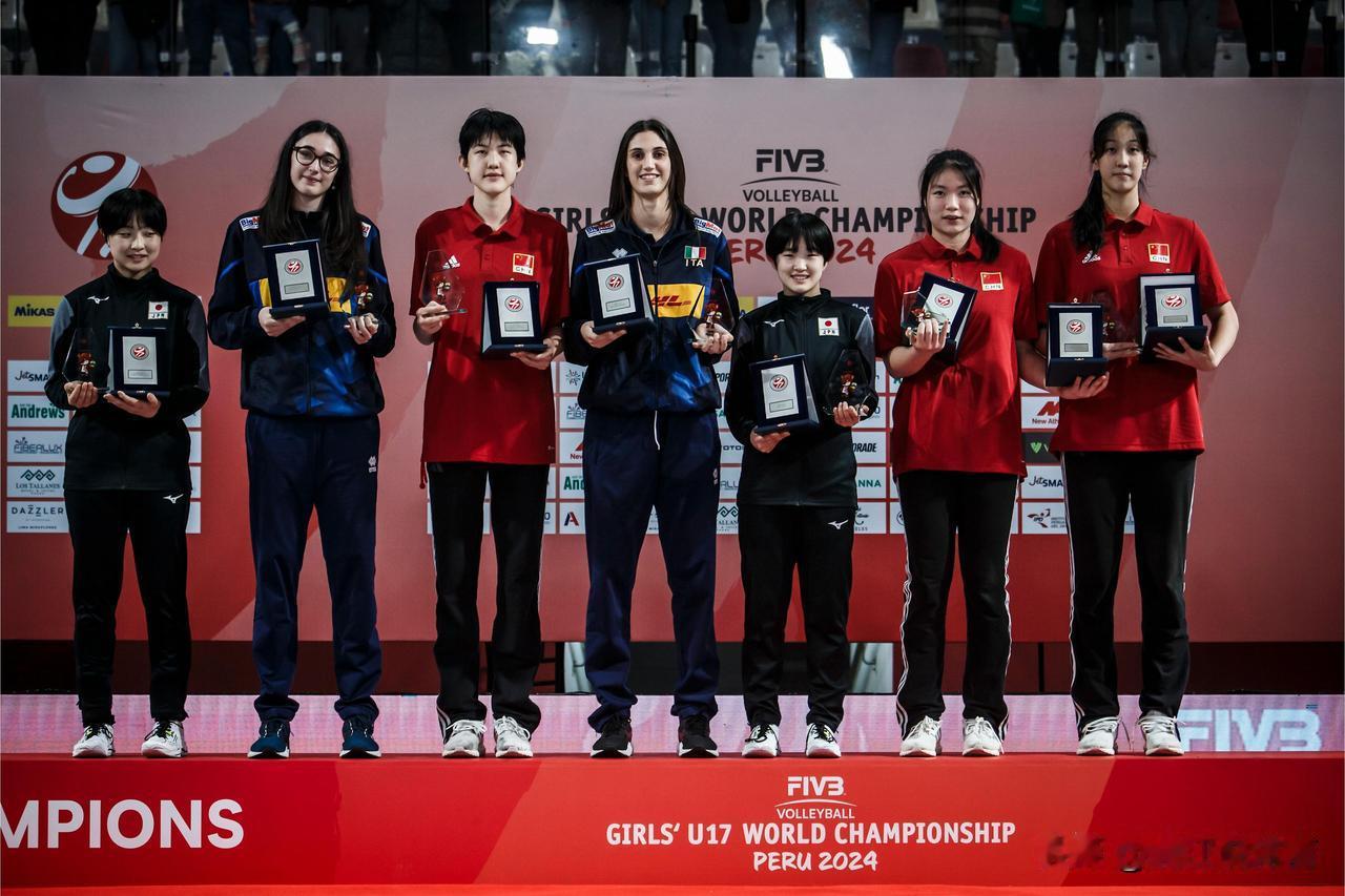 女排小将陈晓辉是中国女排青少年梯队中的“大魔王”，最佳奖项已经拿到手软。不过与她